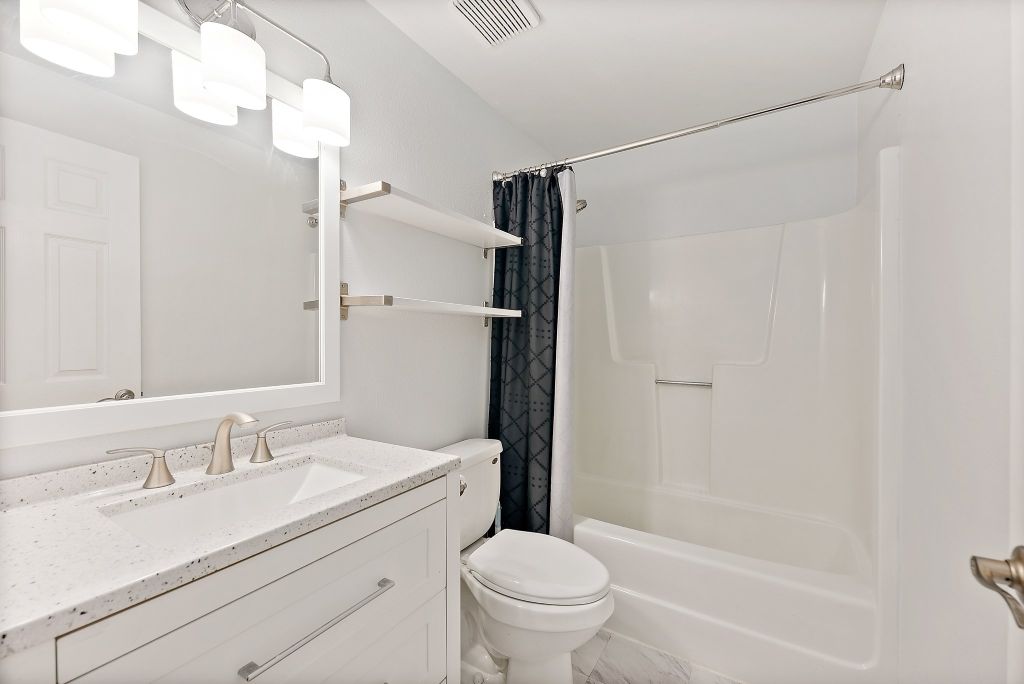 Delightful Single-Level Rambler with a Rare 3.25% Assumable Interest Rate! 18 web or mls DSC04983