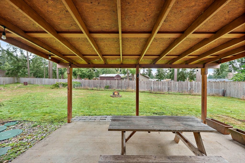 Delightful Single-Level Rambler with a Rare 3.25% Assumable Interest Rate! 19 web or mls DSC04936