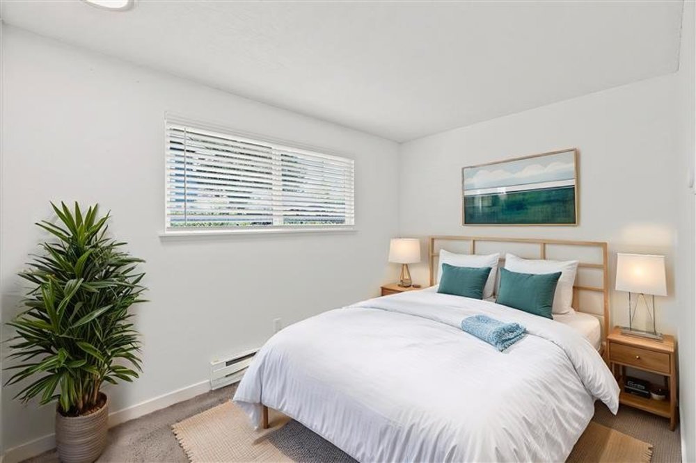 015 11 web or mls dsc02562 bedroom modern 1 279