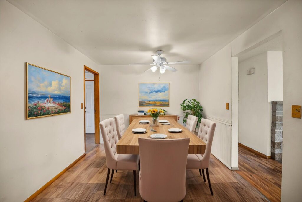 9 web or mls DSC06613 Dining Standard 0