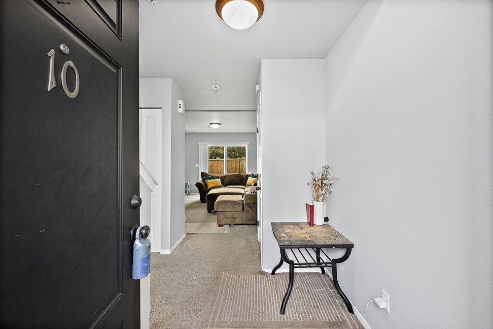 Explore Modern Living at Courtney Ridge Condominiums in Puyallup, WA 003 1 web or mls dsc00662 1 825