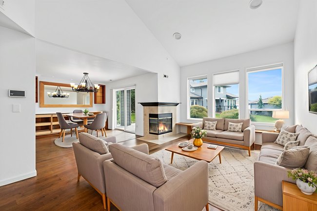 Affordable Modern Waterfront Lakewood Townhome – $10K Buyer Incentive 010 2 31 164