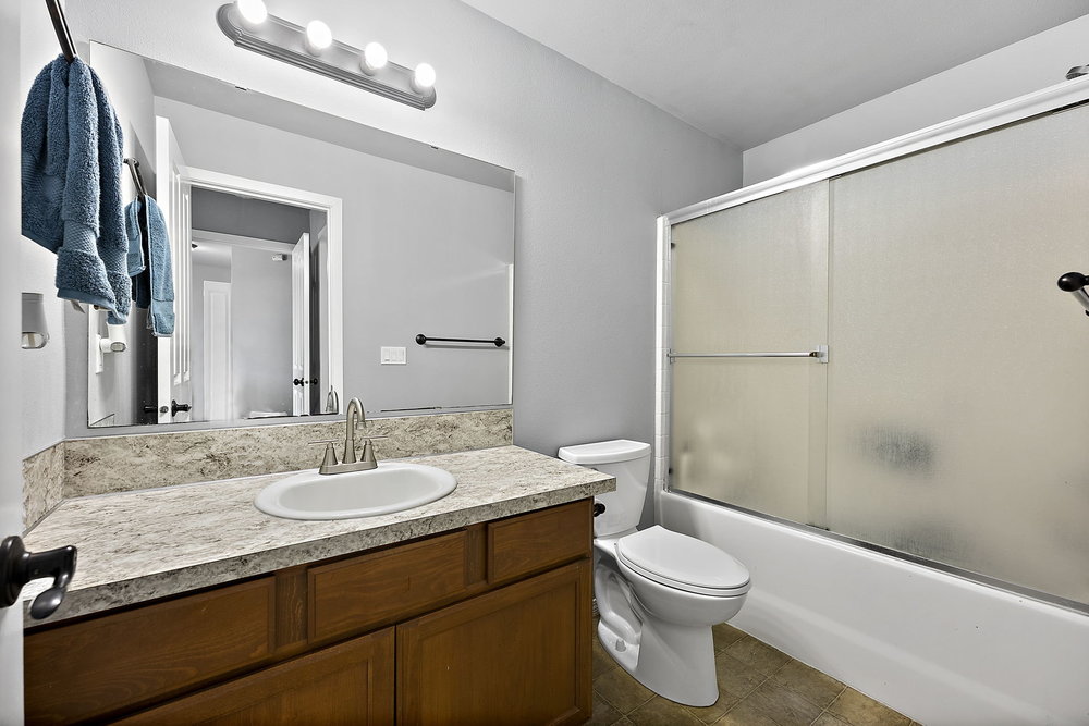 Explore Modern Living at Courtney Ridge Condominiums in Puyallup, WA 015 17 web or mls dsc00737 1 219