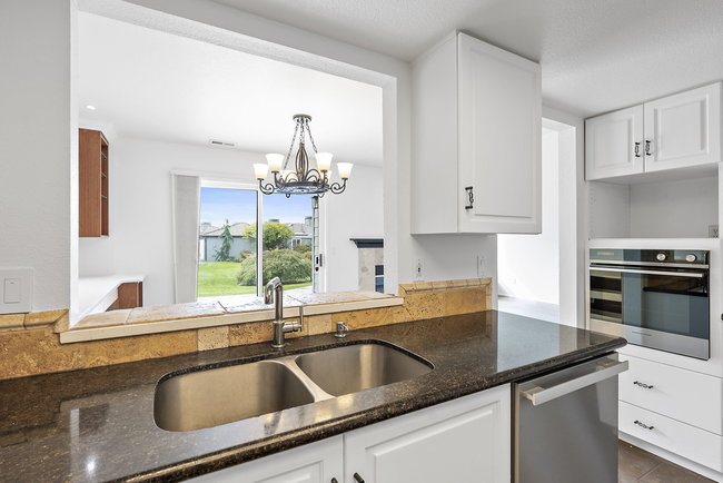 Affordable Modern Waterfront Lakewood Townhome – $10K Buyer Incentive 015 22 web or mls dsc02698 145