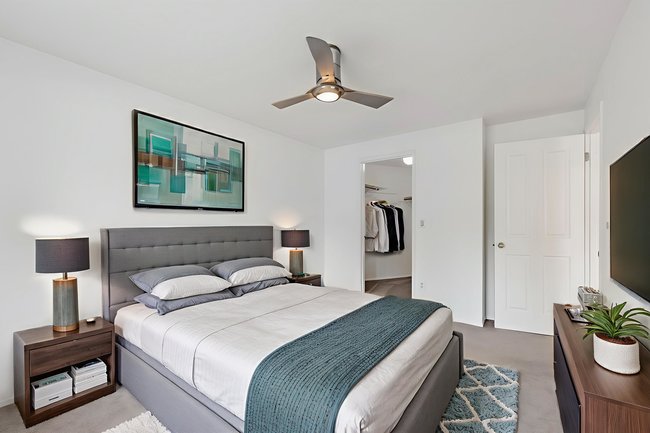 Affordable Modern Waterfront Lakewood Townhome – $10K Buyer Incentive 025 42 web or mls dsc02795 bedroom modern 3 218