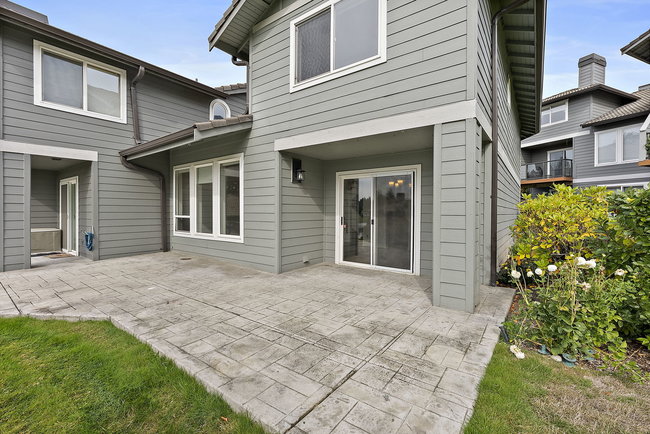 Affordable Modern Waterfront Lakewood Townhome – $10K Buyer Incentive 028 46 web or mls dsc02736 698