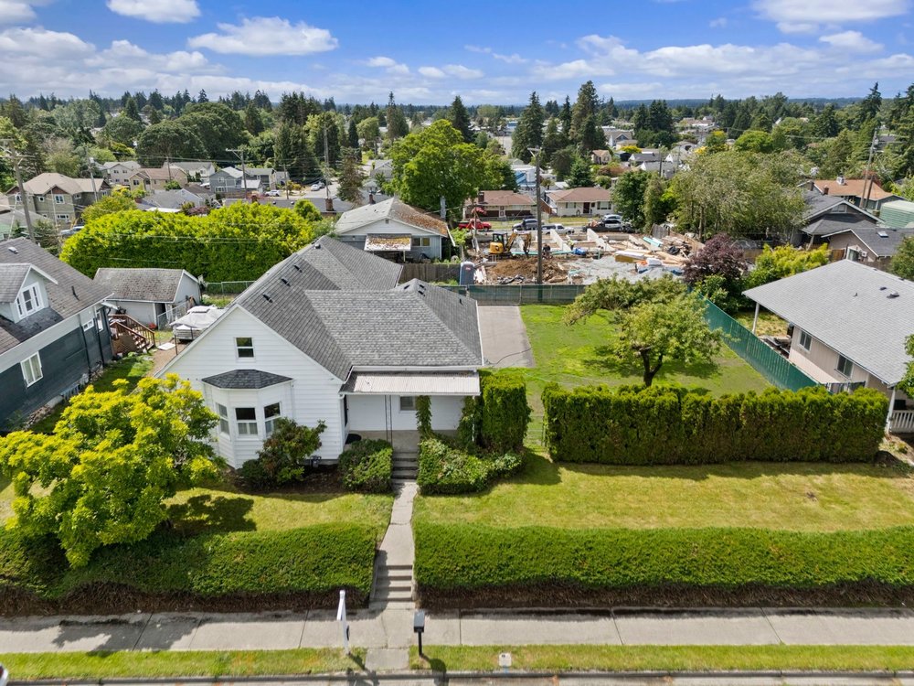 Classic Tacoma Craftsman with Rare 3-Car Shop Garage Near JBLM 005 2 734
